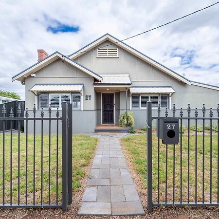 South Dubbo Hideaway - Pet Friendly Villa ภายนอก รูปภาพ