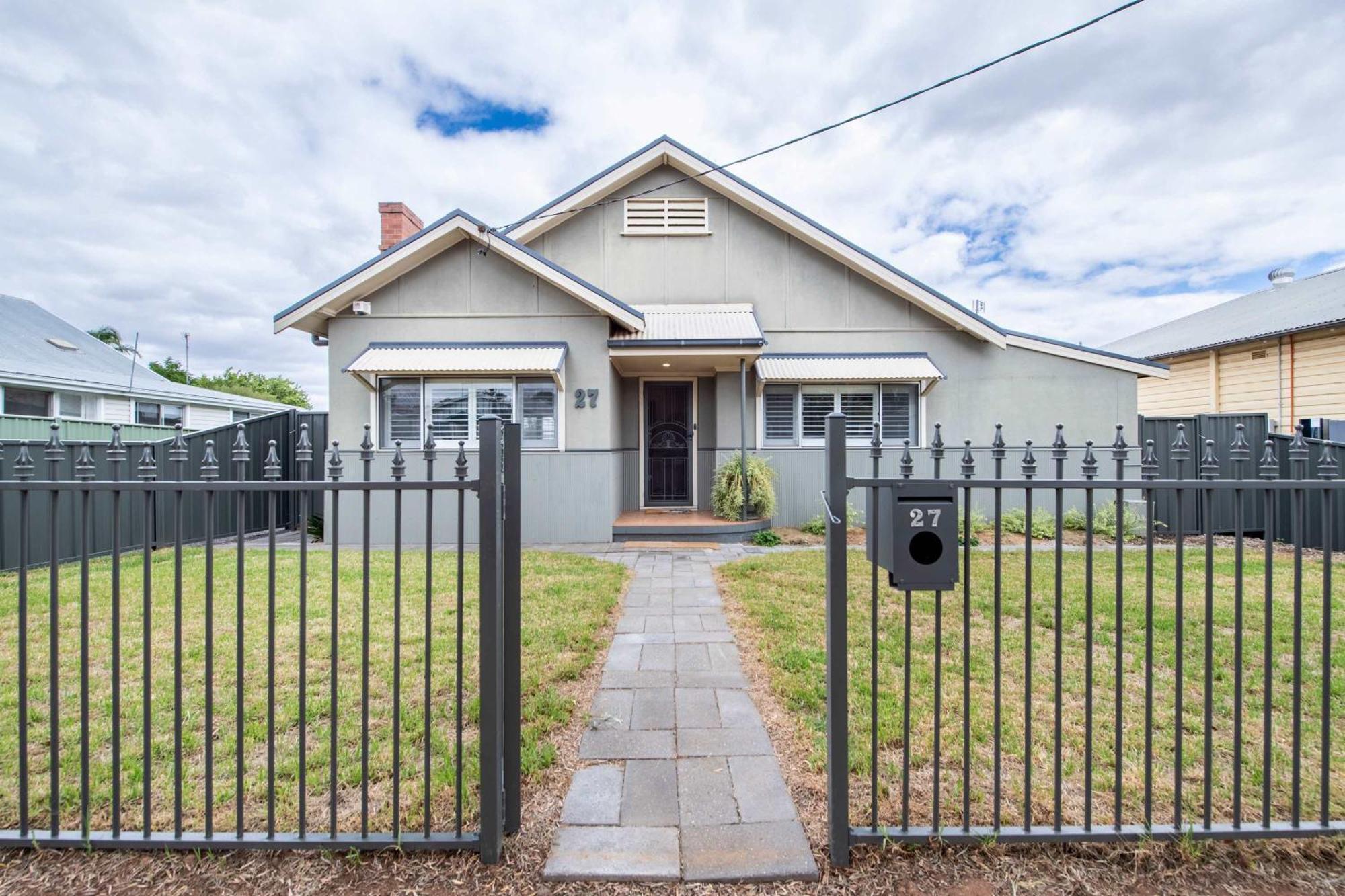 South Dubbo Hideaway - Pet Friendly Villa ภายนอก รูปภาพ