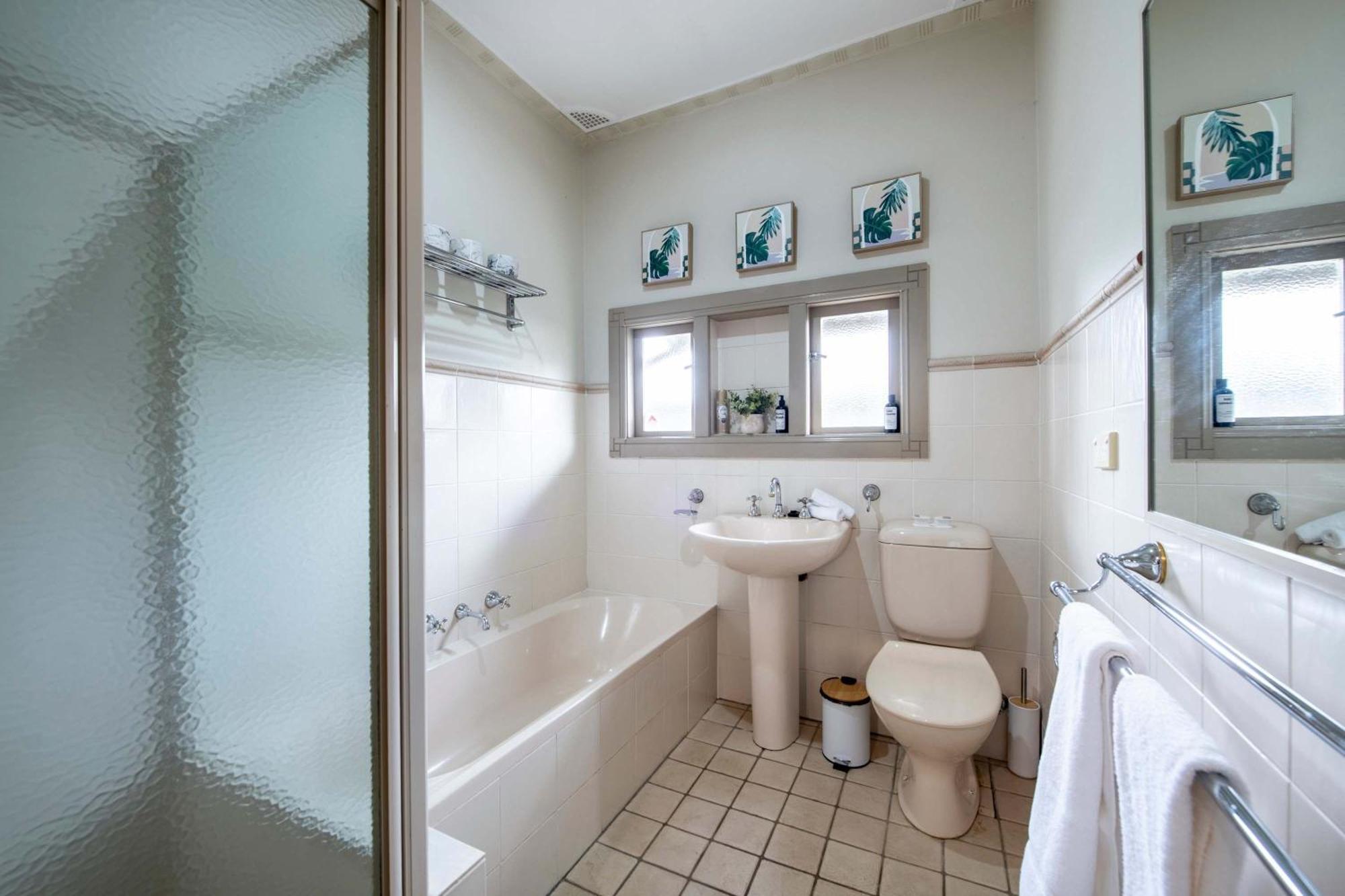 South Dubbo Hideaway - Pet Friendly Villa ภายนอก รูปภาพ